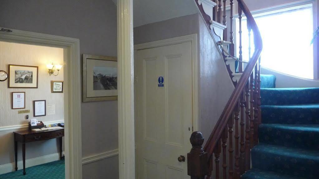 The Station Guest House Galmpton Exteriér fotografie